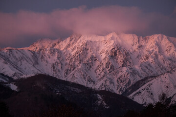 Fototapeta na wymiar 美しい冬の山の色