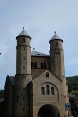 Fototapeta na wymiar FU 2020-08-30 BadME 357 Alte Kirche mit zwei Türmen