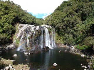 Fototapeta na wymiar Vue sur la cascade de bassin boeuf, Réunion