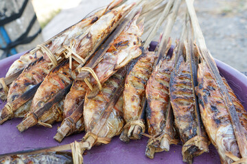 Grilled tilapia, which is a freshwater fish, is grilled using charcoal fire and covered with soy sauce and chili sauce which tastes sweet and spicy. This fish contains a lot of protein.