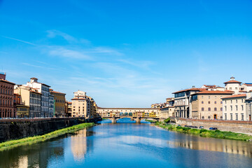 Naklejka premium Ponte Vecchio, old bridge over Arno River, Florence, Tuscany, Italy