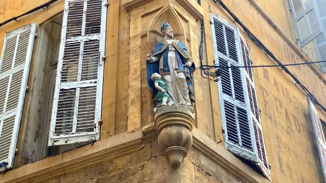 Saint Honorat oratory on the corner of a street in Aix en Provence