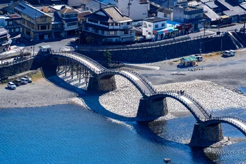 Fotobehang Kintai Brug [山口県]晴天の錦帯橋と岩国市街