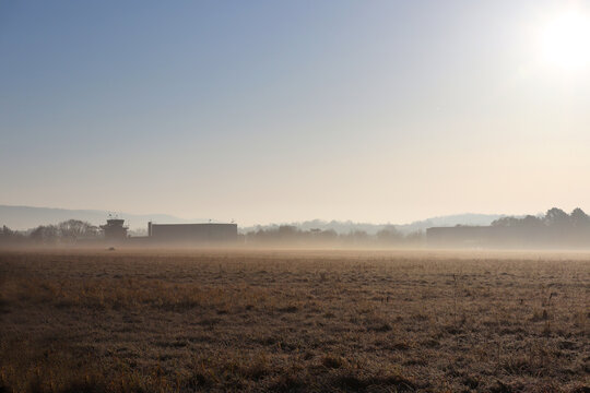 Flufplatz Bayreuth im Nebel am Morgen