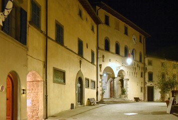 Altstadt von Radda in Chianti  bei nächtlicher Beleuchtung