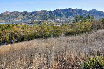 山中湖村パノラマ台より望む道志山塊と御正体山
丹沢　パノラマ台より左から大平山、杓子山、石割山、御正体山

