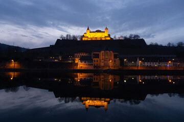 Fototapeta premium city castle at night