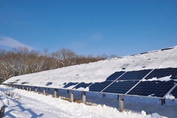 ソーラーパネルと雪