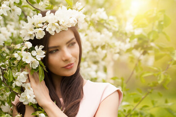 Fototapeta premium Spring beauty. Nice woman outdoor portrait