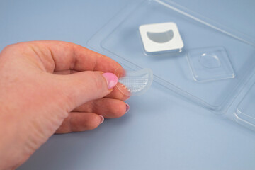 Dissolving Microneedle eye Patches for Cosmetics