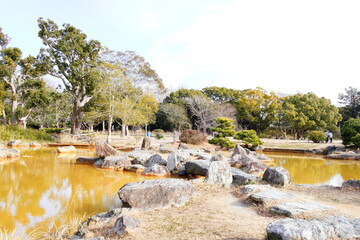 Fototapeta na wymiar 明石公園内にある剣豪宮本武蔵の庭園。 明石公園は、兵庫県立公園です。写真撮影は禁止されていません（https://hyogo-akashipark.jp/info/）。