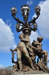 Fototapeta na wymiar statue of the bridge in Paris