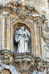 Portada de la Parroquia de San Antonio en Cádiz