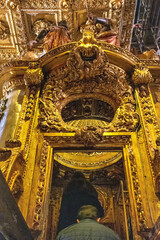 Detalle Baldaquino en el altar mayor de la Catedral de Santiago de Compostela, España
