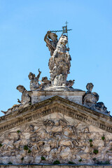 Fototapeta na wymiar Pazo do Raxoi, edificio Neoclásico del siglo XVIII en la plaza del Obradoiro, Santiago de Compostela 