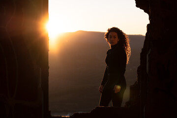 chica al atardecer