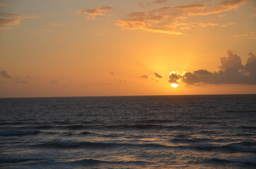 Naklejka na ściany i meble sunset in the sea