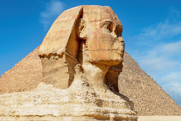 Fototapeta na wymiar The Sphinx and pyramid of Cheops, Giza, Egypt. 