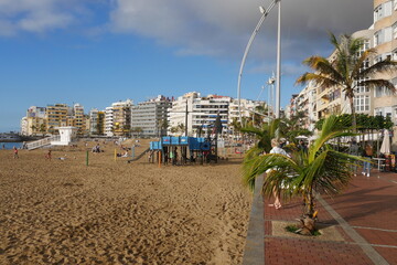 Playa de Las Canteras in Las Palmas de Gran Canaria - obrazy, fototapety, plakaty