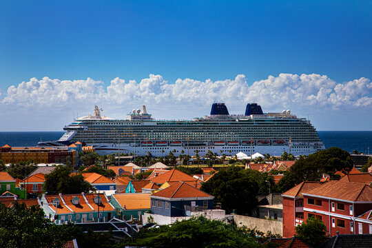 cruise ship in willemstad at curacao