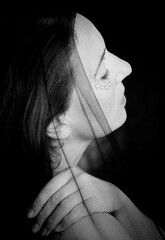 Obraz premium woman with pearls and tulle