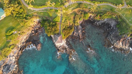 Small house overlooking the cliffs at Kapalua bay, Maui 2