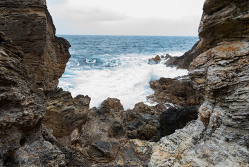 岩場と波打ち際