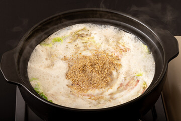 豚バラ肉と白菜のミルフィーユ豆乳鍋