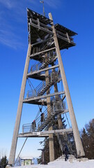 Fototapeta na wymiar Aussichtsturm auf dem Schauinsland Gipfel