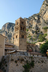 Fototapeta na wymiar Kirche in Moustiers-Sainte-Marie, Provence