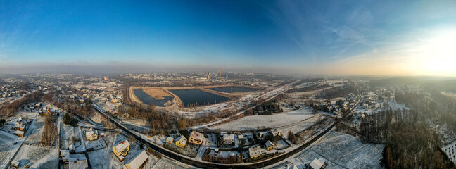 przedmieścia Jastrzębia Zdroju w Polsce na Śląsku, panorama zimą z lotu ptaka, smog