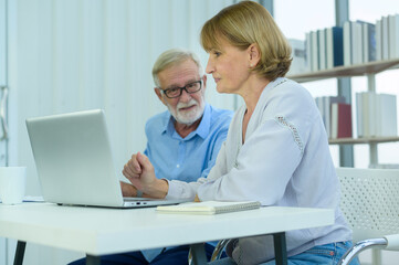 Fototapeta premium Caucasian senior Business people working and brainstorming in modern office