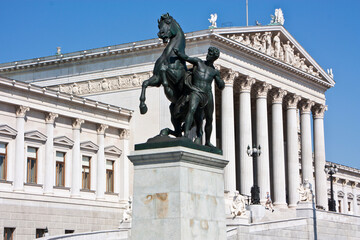 Vienna, parliament building, bronze statue, ross tamer