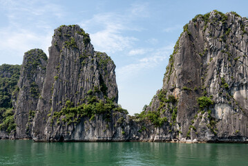 Fototapeta na wymiar Rock formation in Ha Long Bay