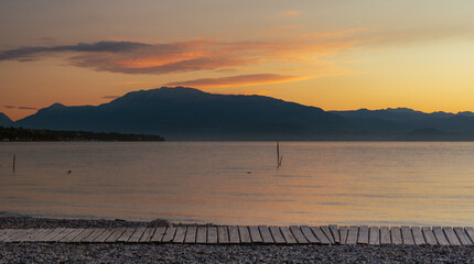  Zachód słońca nad jeziorem Garda