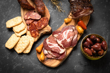 Charcutierie board with various cold cuts