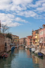 Fototapeta na wymiar Typischer Kanal in Venedig
