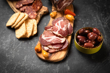Charcutierie board with various cold cuts