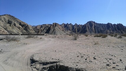 Foto tomada en el ingreso de la Quebrada las Flechas sobre la ruta 40 en el norte argentino. En...