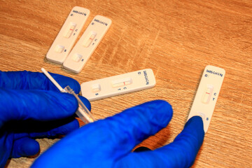 Réalisation d'un test PCR - antigénique pour détecter le sars-cov-2