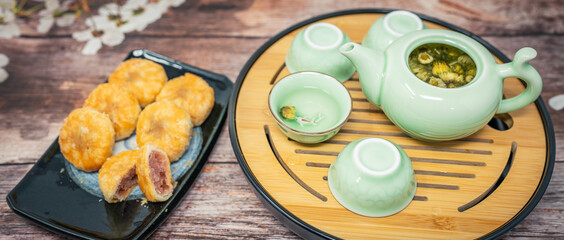 Chinese Tea and Chinese Desserts