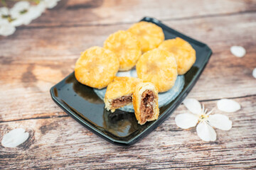 Chinese Tea and Chinese Desserts