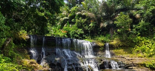 beautiful scenery describes a happy mood