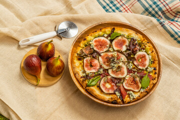 ピッツア　Italian home-made pizza