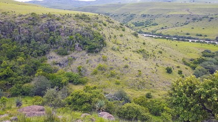 edge of the mountain to the river 