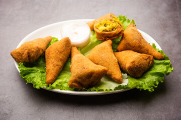 Bread Samosa with ketchup
