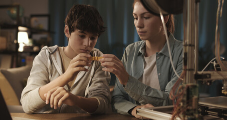 Students learning 3D printing at home