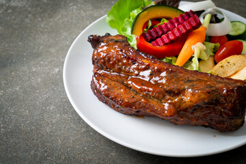 barbecue pork spare ribs with vegetables