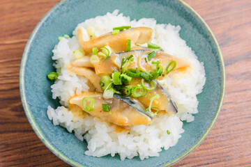 鯖の胡麻味噌どんぶり
