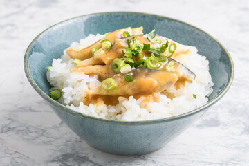 鯖の胡麻味噌どんぶり